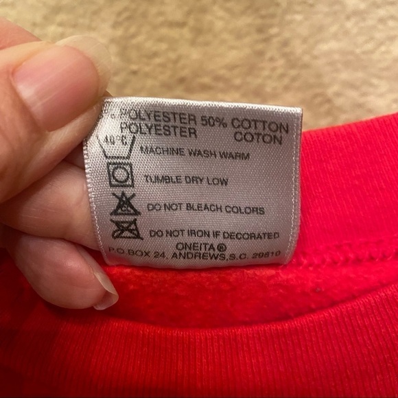 Vintage EDWARDS CINEMAS Red Graphic Sweatshirt Size XL - Picture 4 of 8